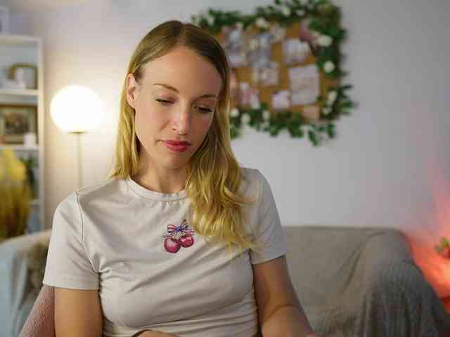 AprilRose webcam