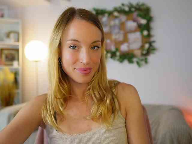 AprilRose webcam