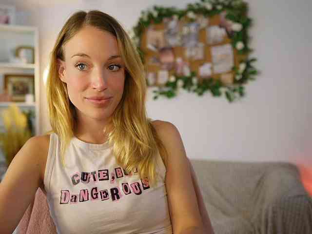 AprilRose webcam
