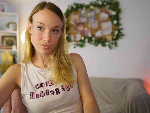 AprilRose webcam