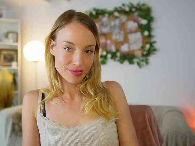 AprilRose webcam
