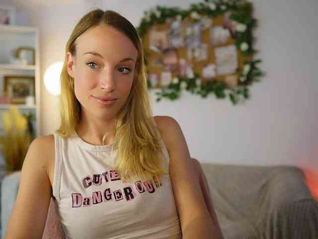 AprilRose webcam
