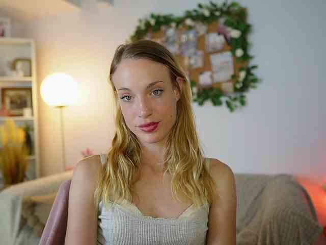 AprilRose webcam
