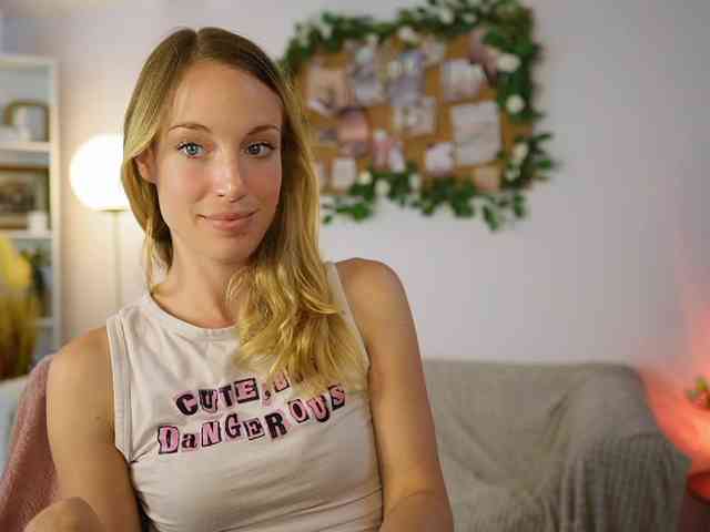 AprilRose webcam