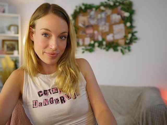 AprilRose webcam