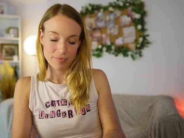 AprilRose webcam