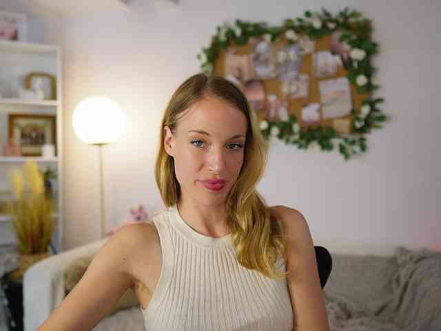 AprilRose webcam