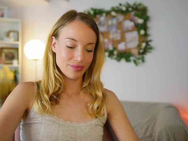 AprilRose webcam