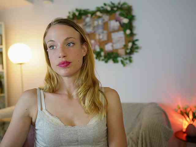AprilRose webcam