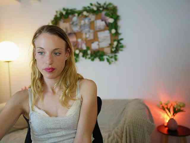 AprilRose webcam