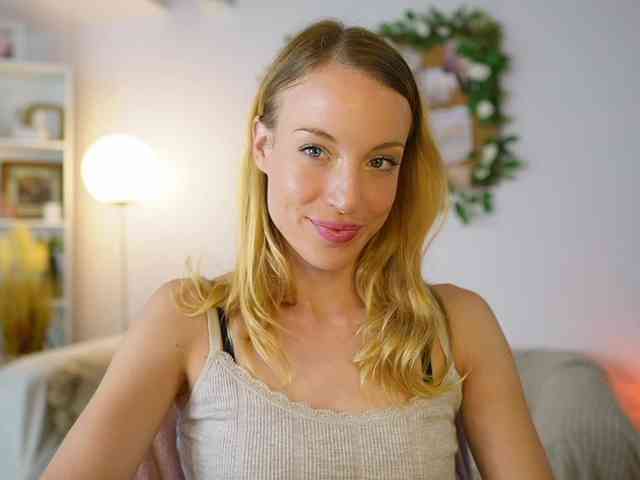 AprilRose webcam