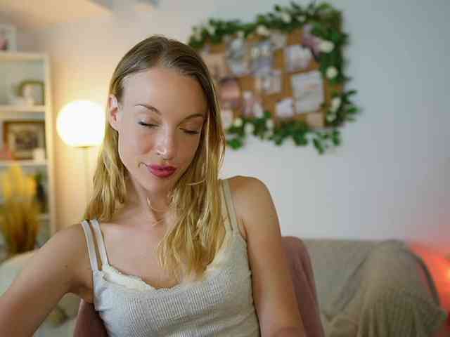 AprilRose webcam