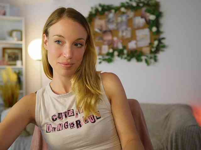 AprilRose webcam