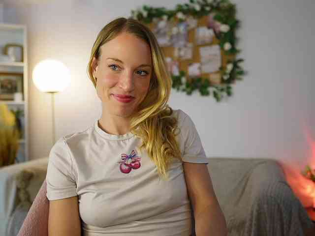 AprilRose webcam