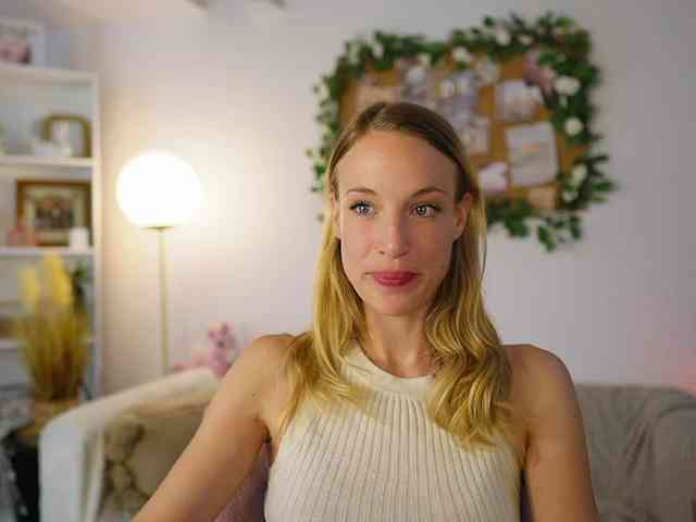 AprilRose webcam