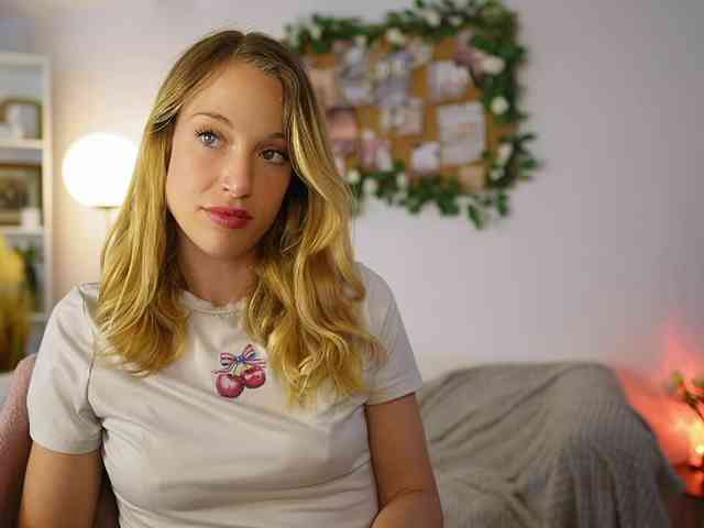 AprilRose webcam
