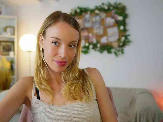 AprilRose webcam