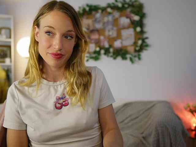 AprilRose webcam