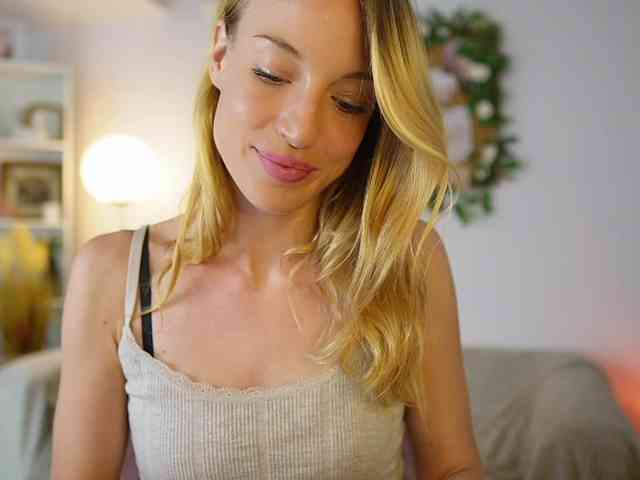 AprilRose webcam