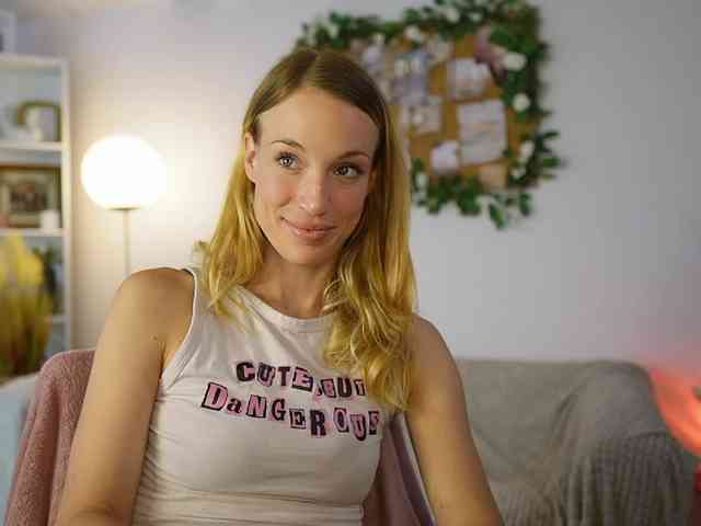 AprilRose webcam