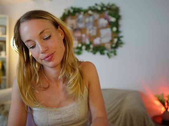 AprilRose webcam
