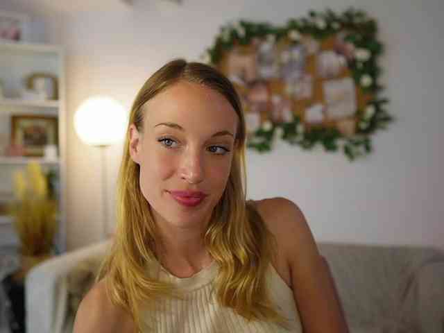 AprilRose webcam