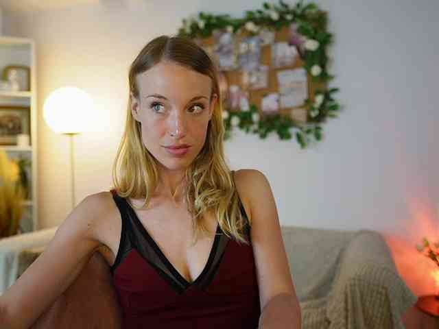 AprilRose webcam