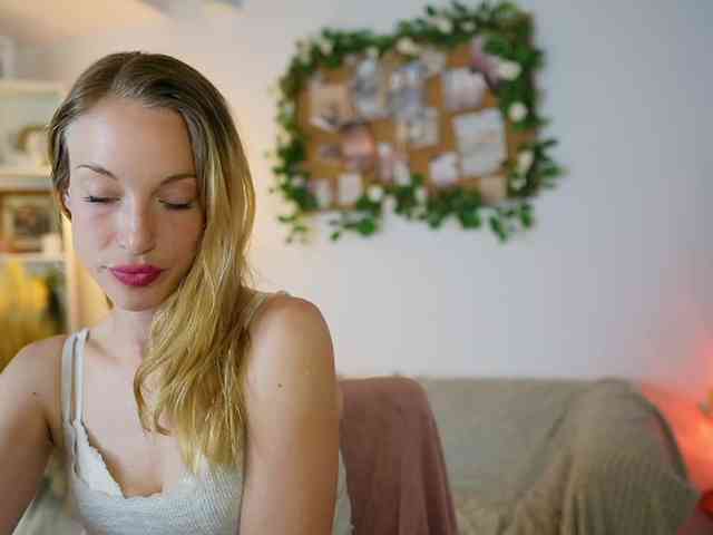 AprilRose webcam