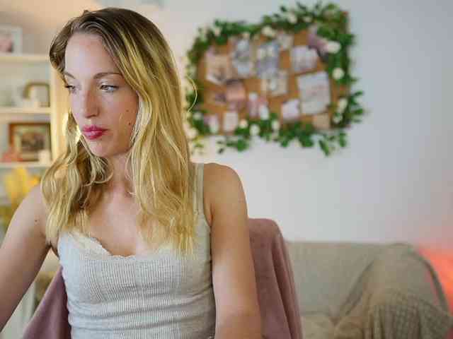 AprilRose webcam