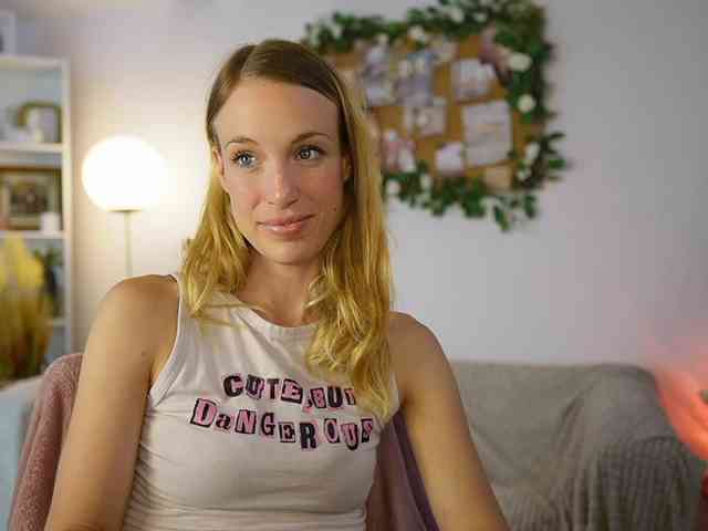 AprilRose webcam