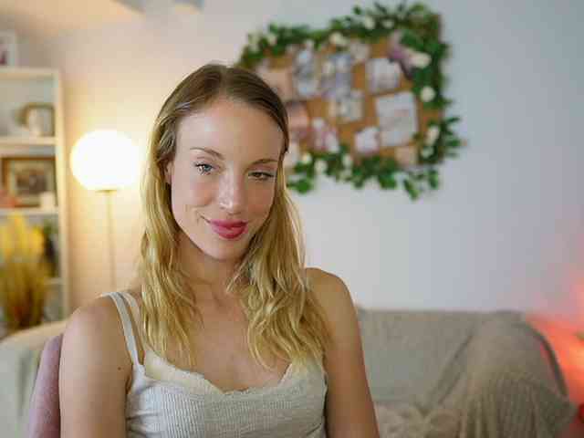 AprilRose webcam
