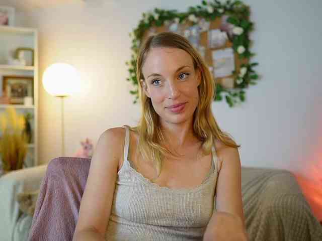 AprilRose webcam