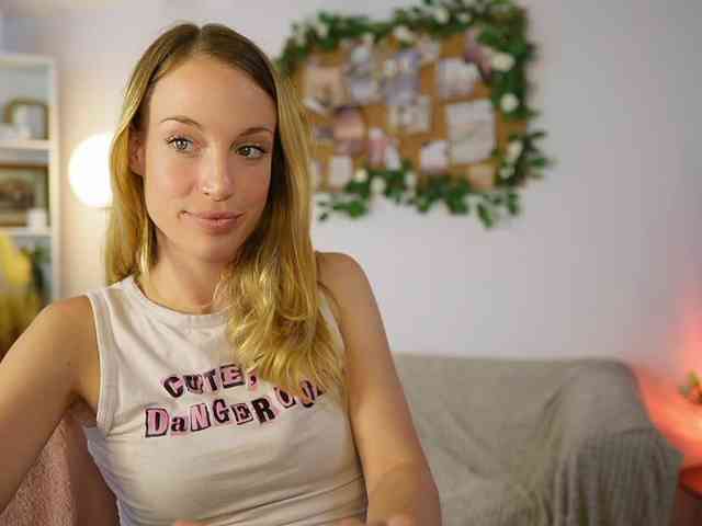 AprilRose webcam