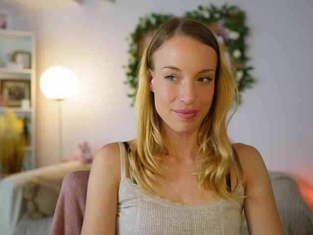 AprilRose webcam