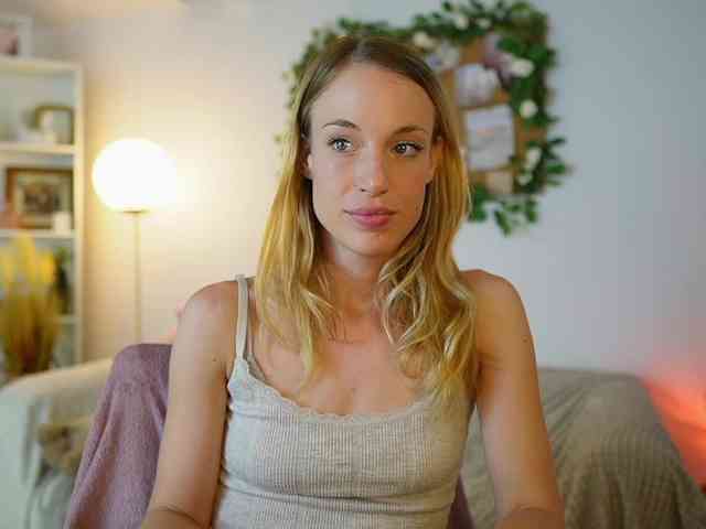 AprilRose webcam