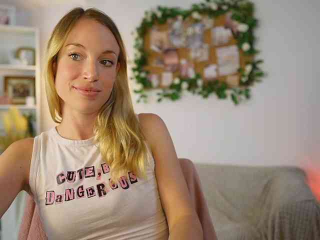 AprilRose webcam