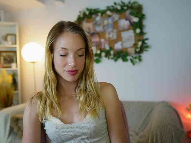 AprilRose webcam