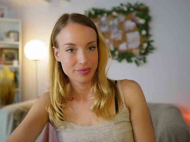 AprilRose webcam