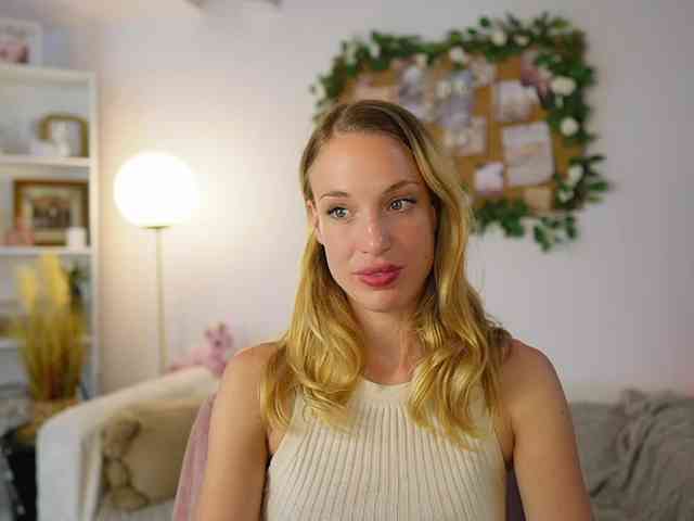 AprilRose webcam