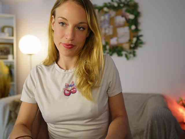AprilRose webcam