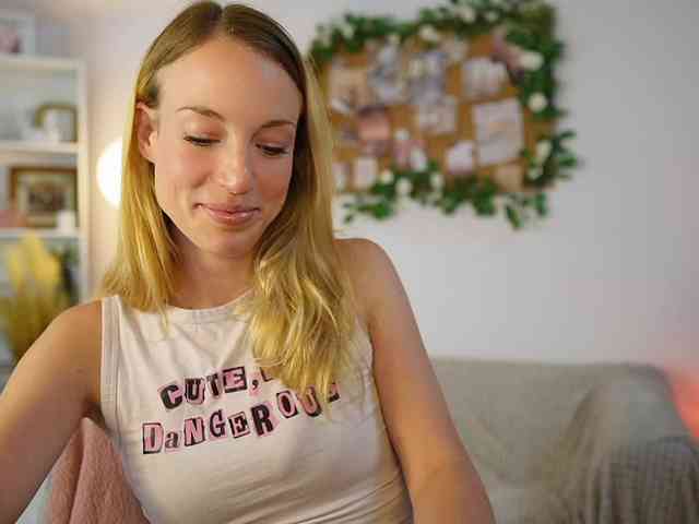 AprilRose webcam