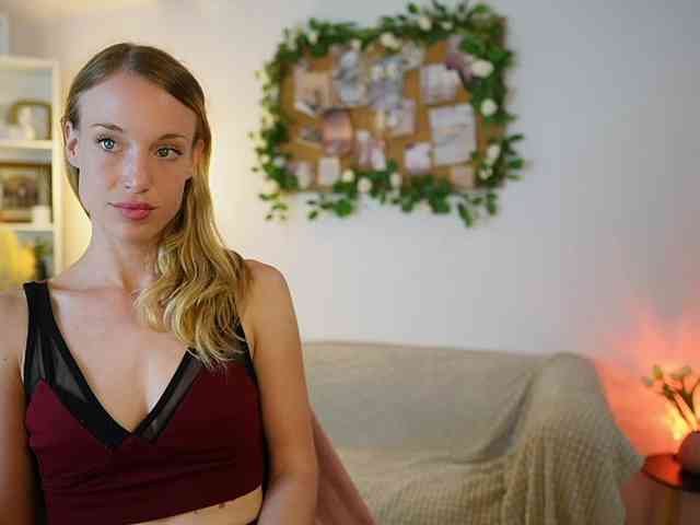 AprilRose webcam