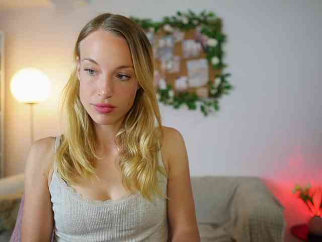 AprilRose webcam