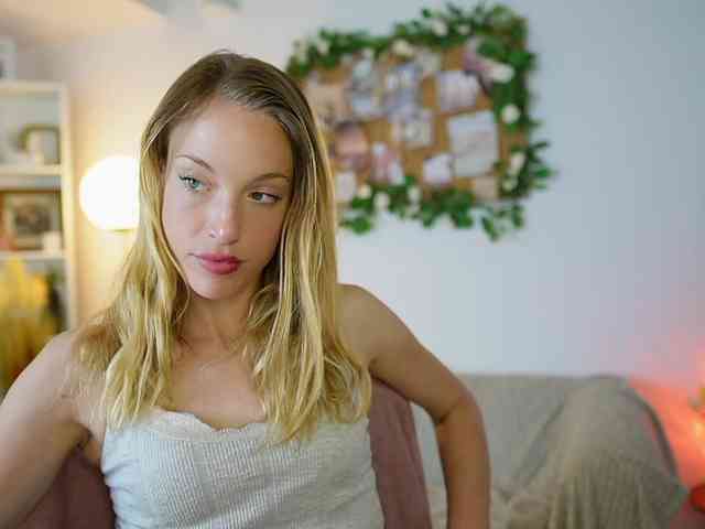AprilRose webcam