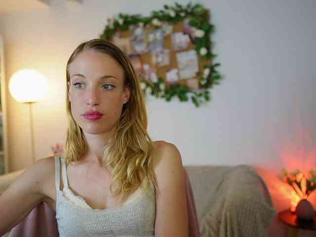AprilRose webcam
