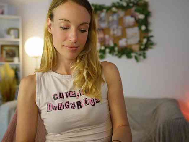 AprilRose webcam