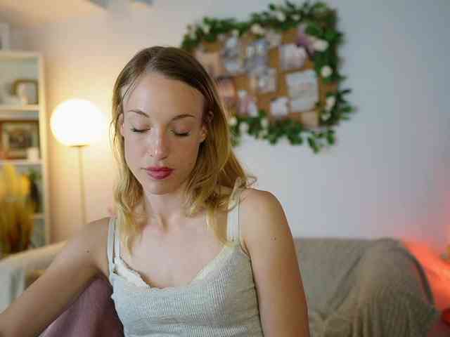 AprilRose webcam