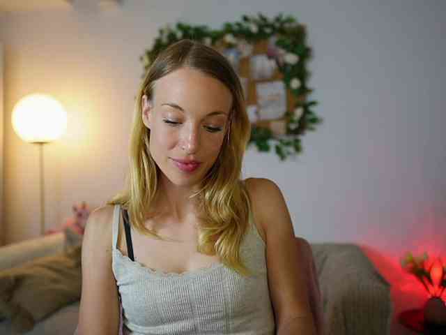 AprilRose webcam