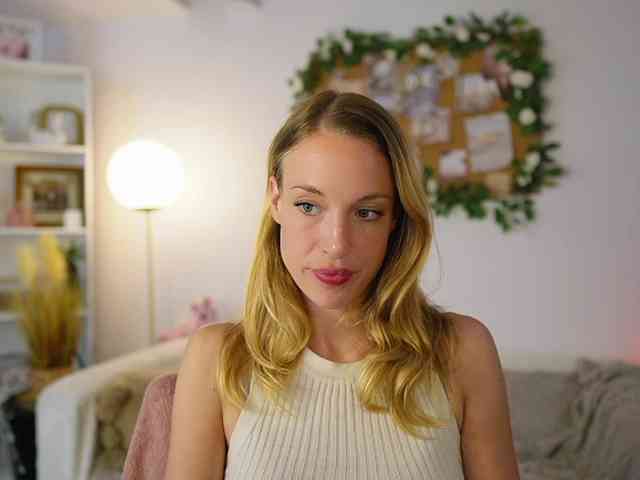 AprilRose webcam