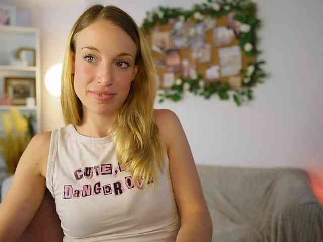 AprilRose webcam